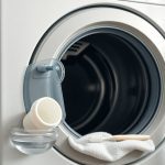Waschmaschine Flusensieb und Türdichtung reinigen: Schritt-für-Schritt-Anleitung gegen Schimmel